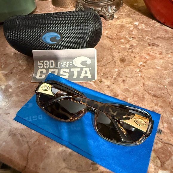 Costa Black and Brown Tortoise Sunglasses with Case - Picture 2 of 6